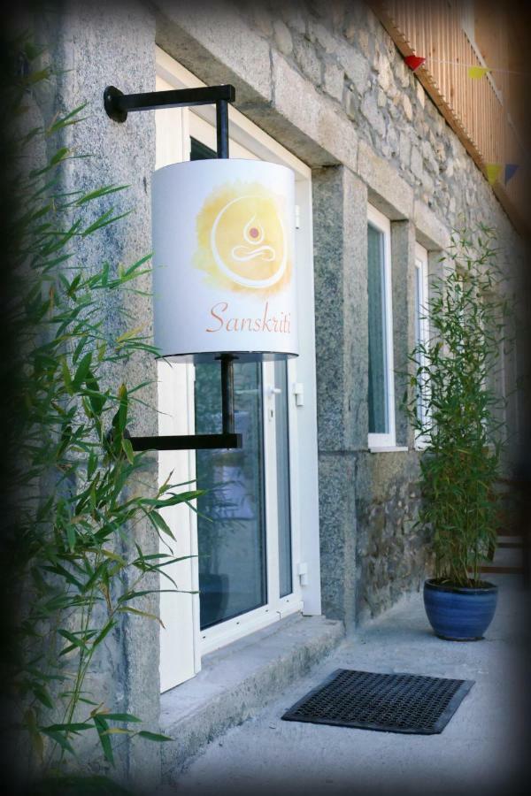 Sanskriti Hotel Scionzier Exterior photo